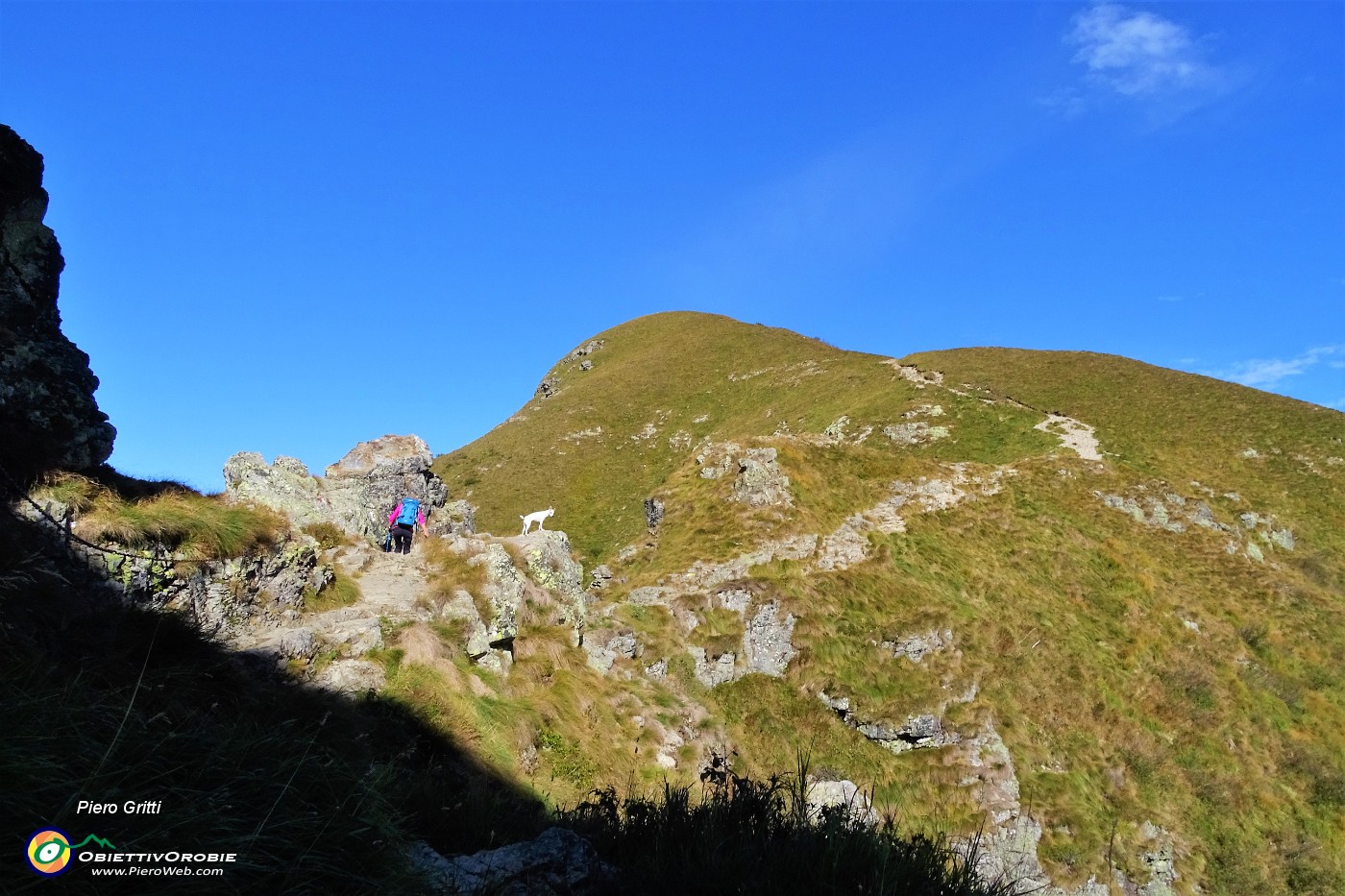 26 Salendo oltre il Passo del Toro.JPG